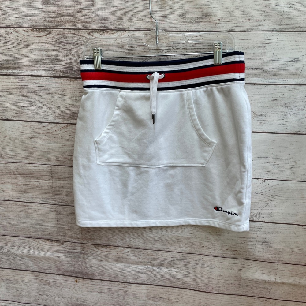 CHAMPION RETRO CAMPUS SKIRT IN WHITE SWEATSHIRT FABRIC